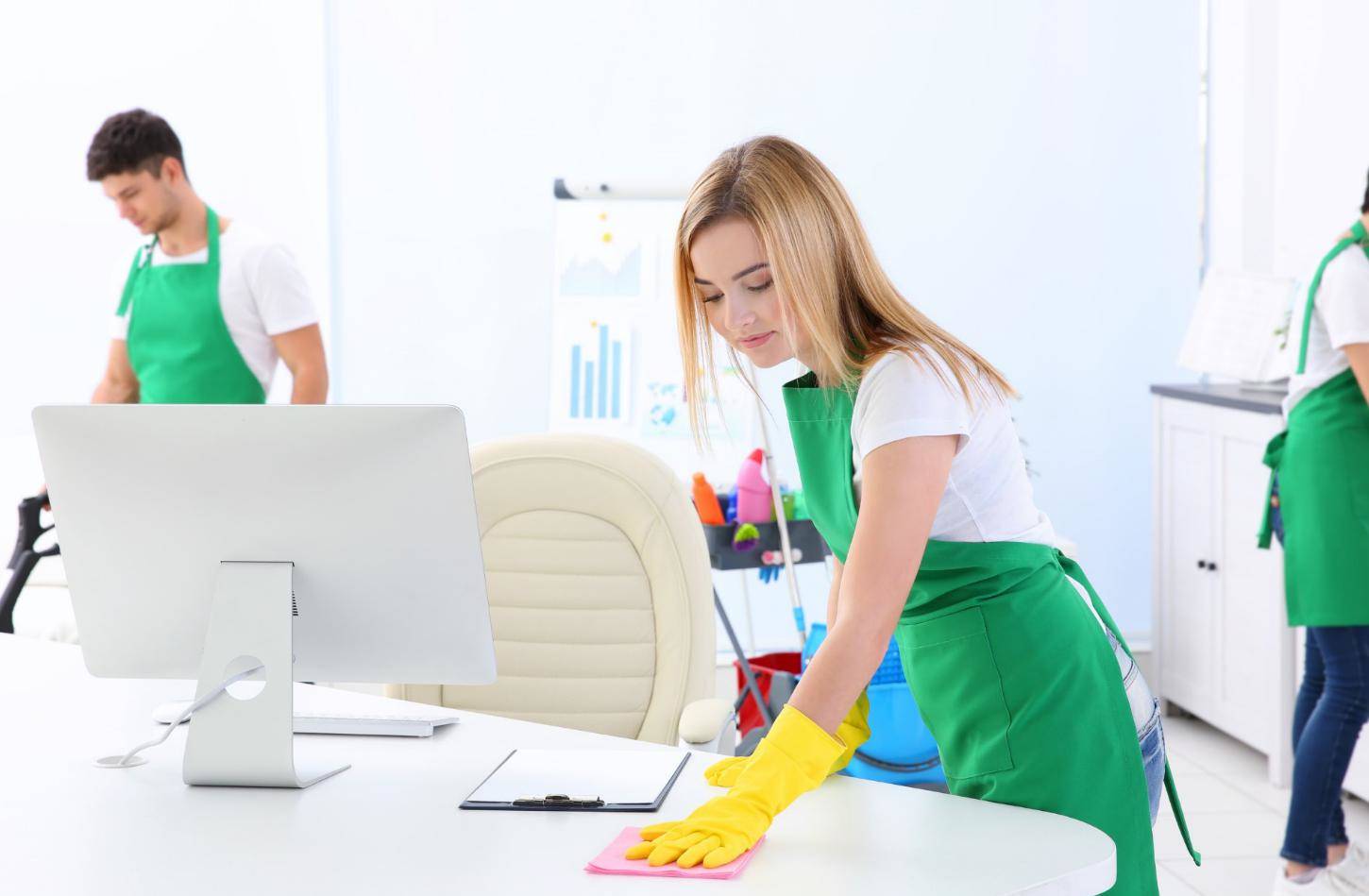 commercial-office-cleaner-cleaning